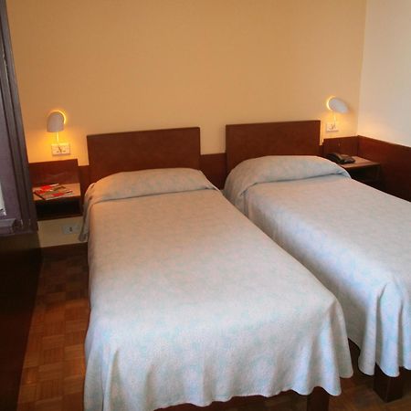 Albergo Villa & Roma Pallazzolo sull'Oglio Room photo
